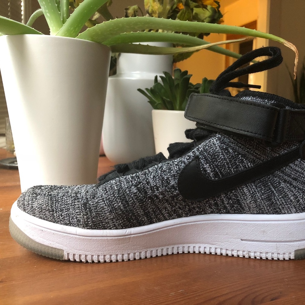 Nike Airforce 1s - grey